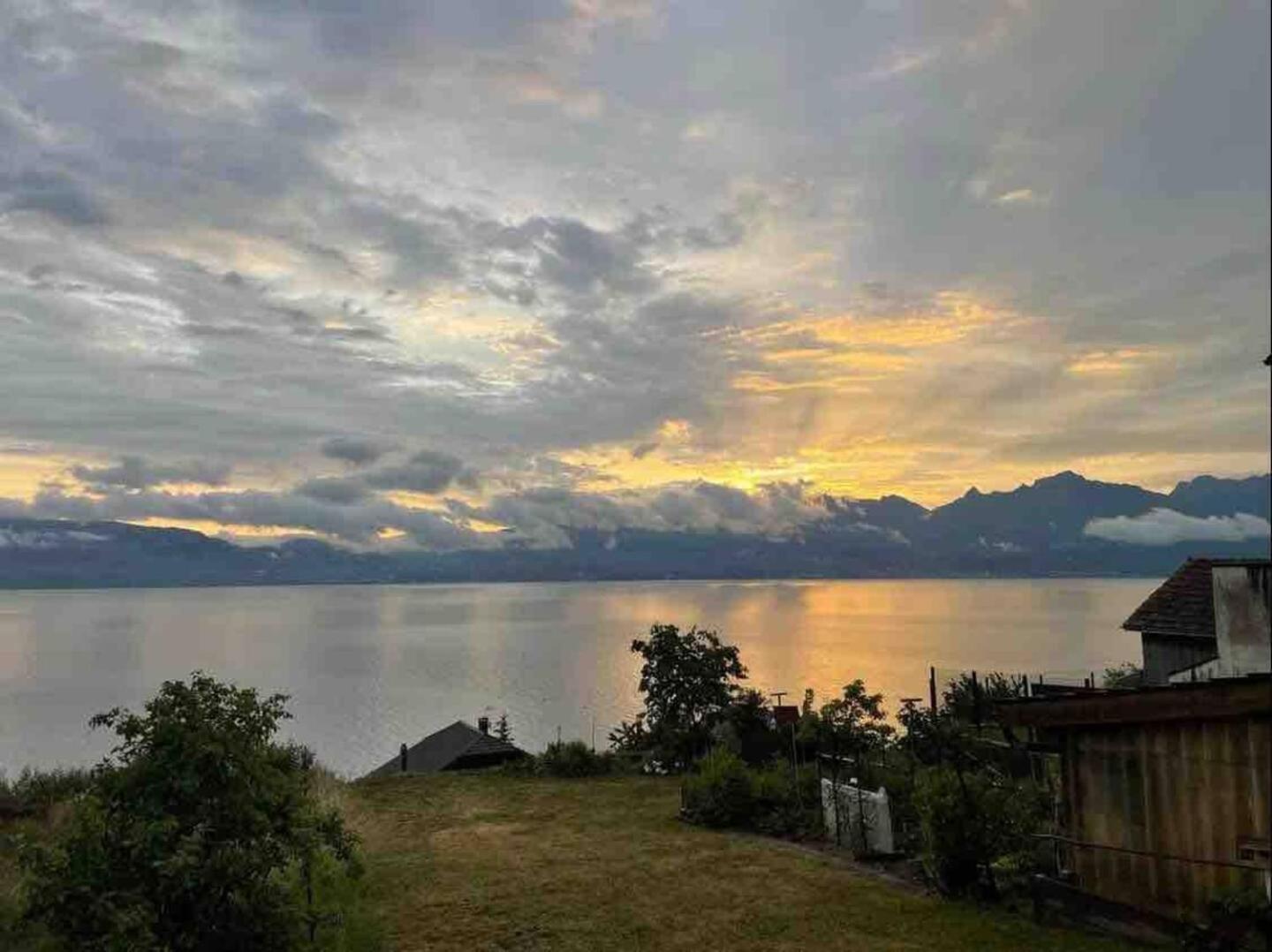 Chez Malou & Hugo Vue Lac Proche Suisse & Stations ! Saint-Gingolph Εξωτερικό φωτογραφία